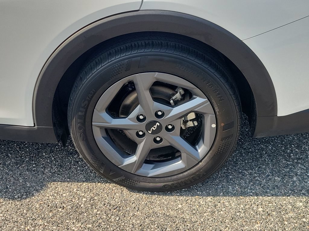 Used 2025 Kia K4 FWD image 5