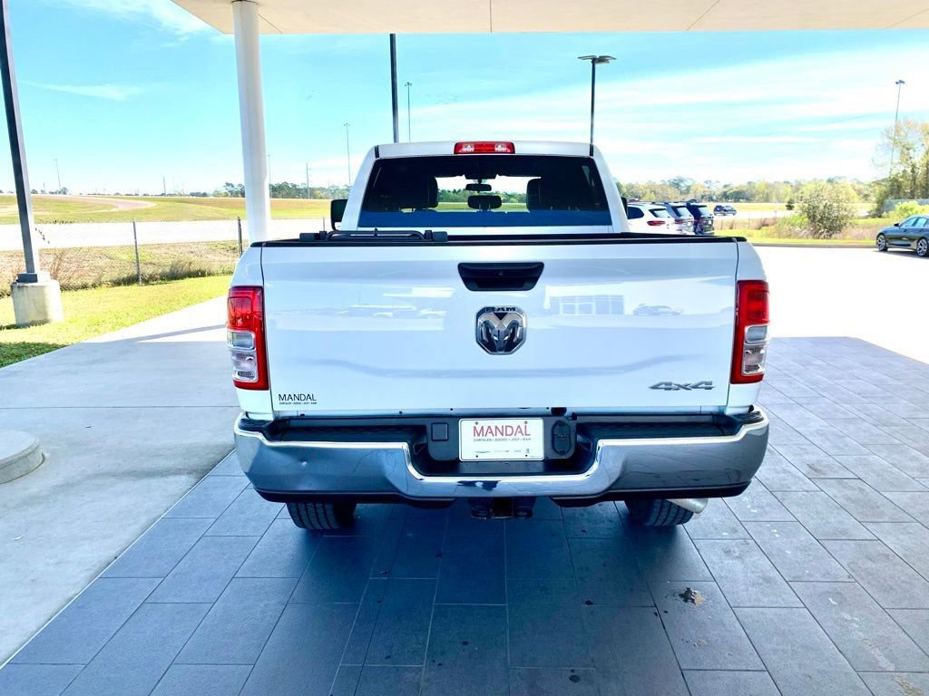 Used 2024 RAM 2500 Tradesman w/ Chrome Appearance Group image 6