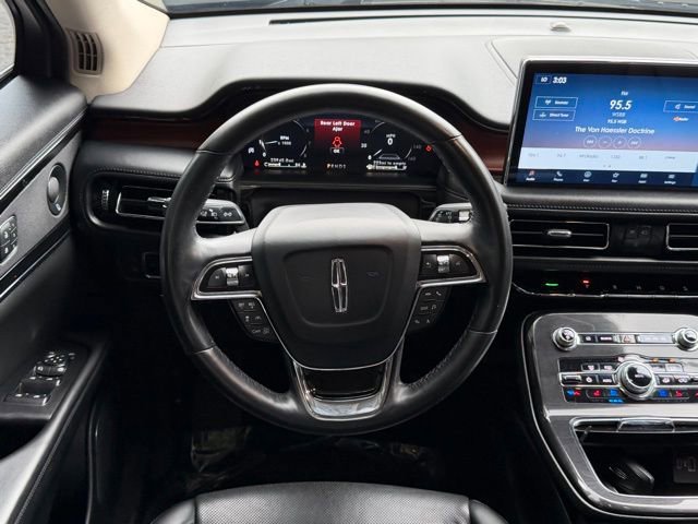 Used 2022 Lincoln Nautilus Reserve w/ Equipment Group 201A image 7