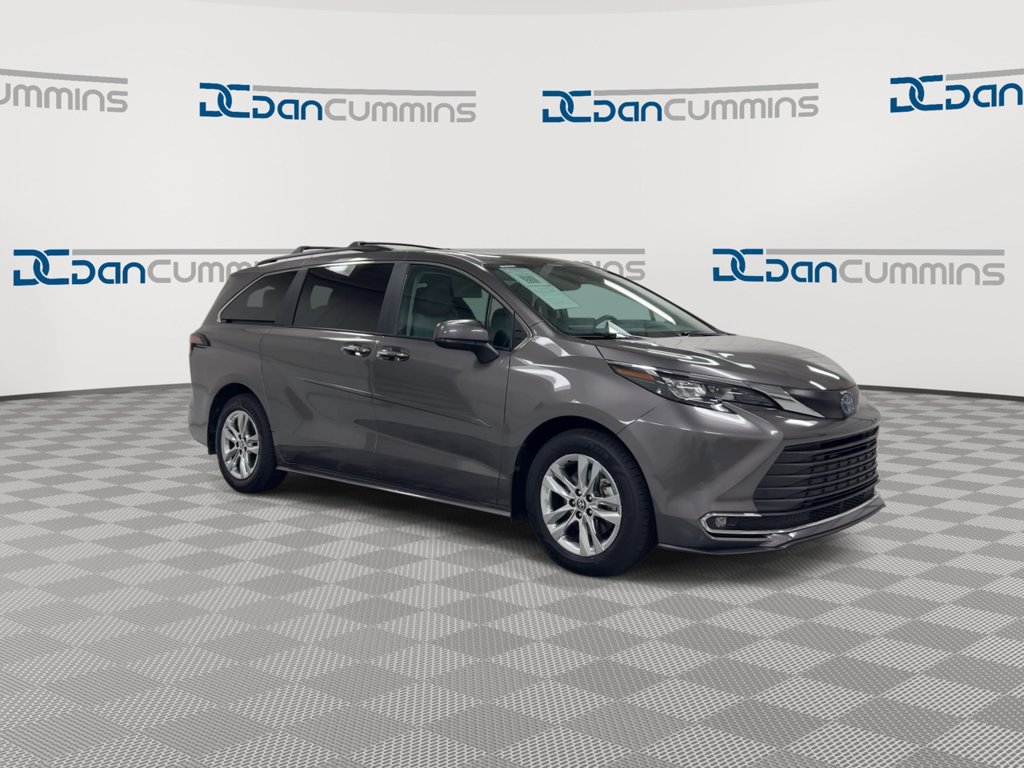 Used 2024 Toyota Sienna XLE w/ XLE Plus Package AWD/4WD image 2