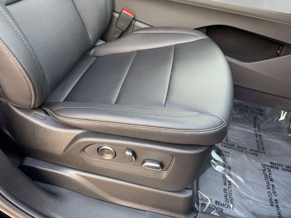 Used 2026 Cadillac Escalade 4WD w/ LPO, Floor Liner Package image 15