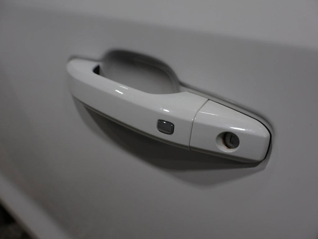 Used 2020 Chevrolet Silverado 1500 RST image 12