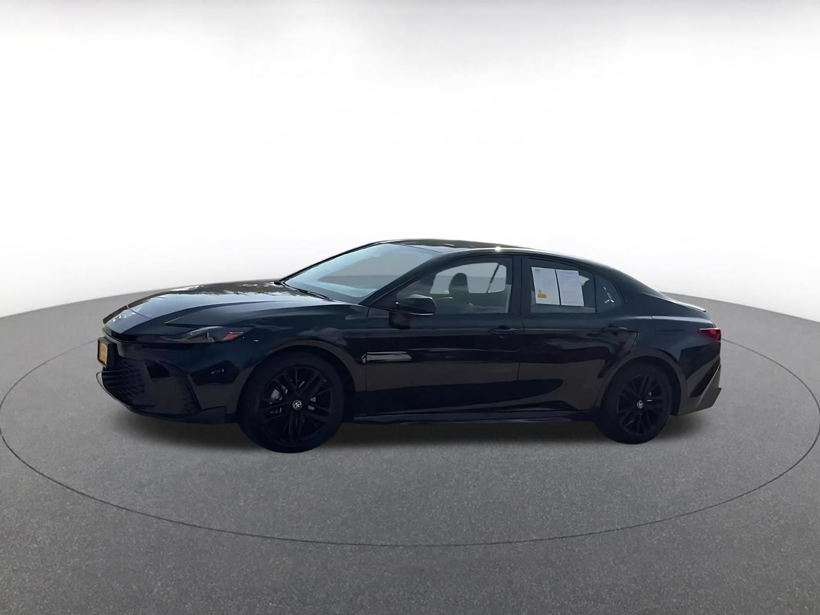 Used 2026 Toyota Camry SE FWD image 8