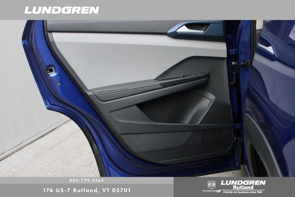 Used 2024 Volkswagen Taos SE w/ Panoramic Sunroof Package image 13