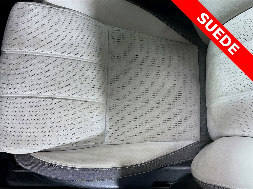 Used 2019 Land Rover Range Rover Velar R-Dynamic SE image 21