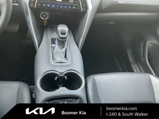 Used 2023 Toyota Venza XLE image 24