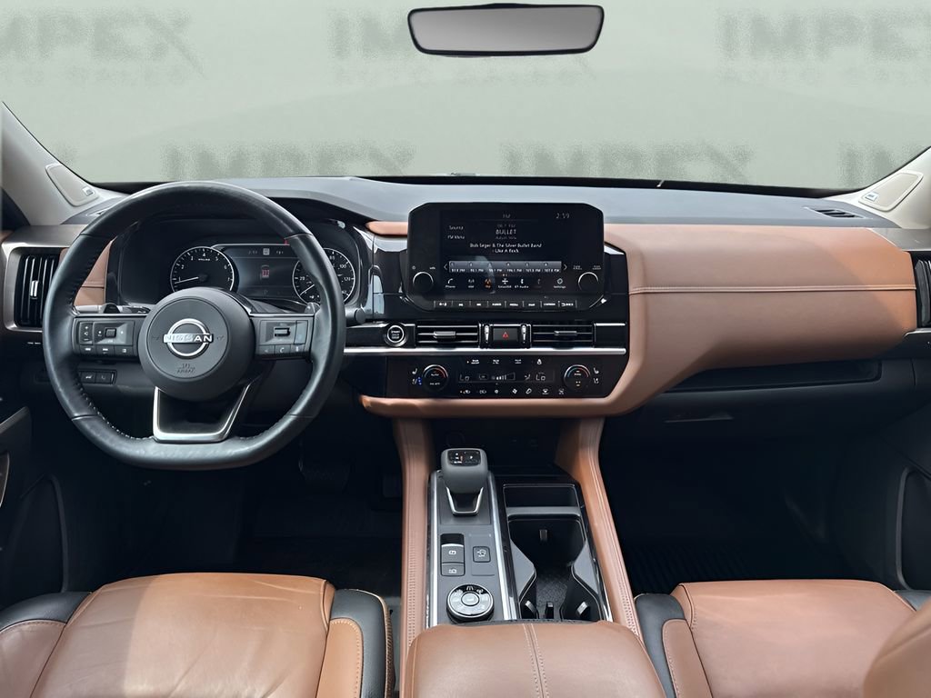 Used 2023 Nissan Pathfinder Platinum w/ Black Appearance Package AWD/4WD image 15