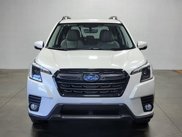 Used 2023 Subaru Forester Limited AWD/4WD image 3