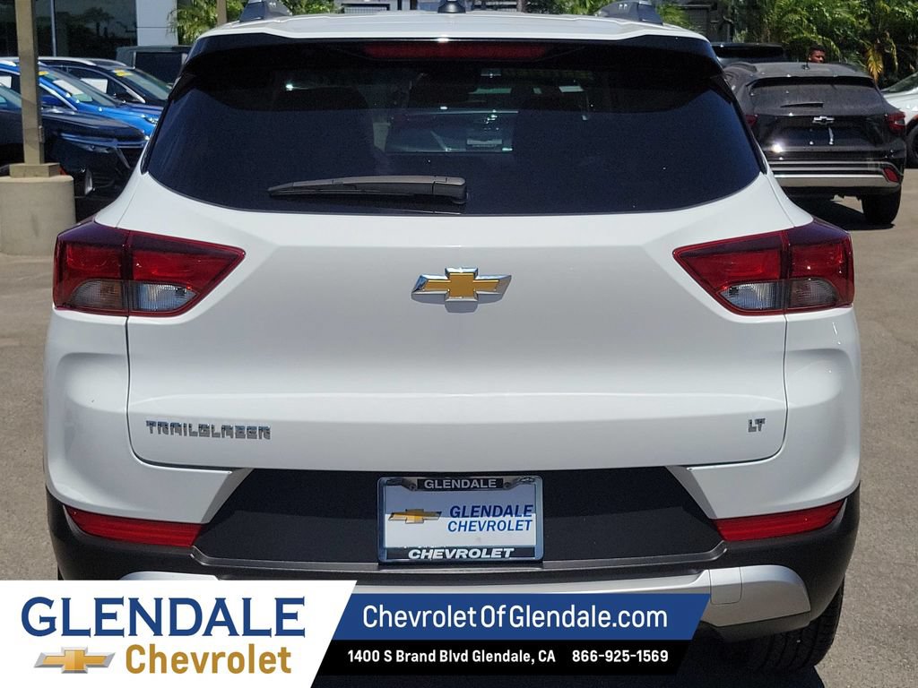 Used 2025 Chevrolet TrailBlazer LT FWD image 12