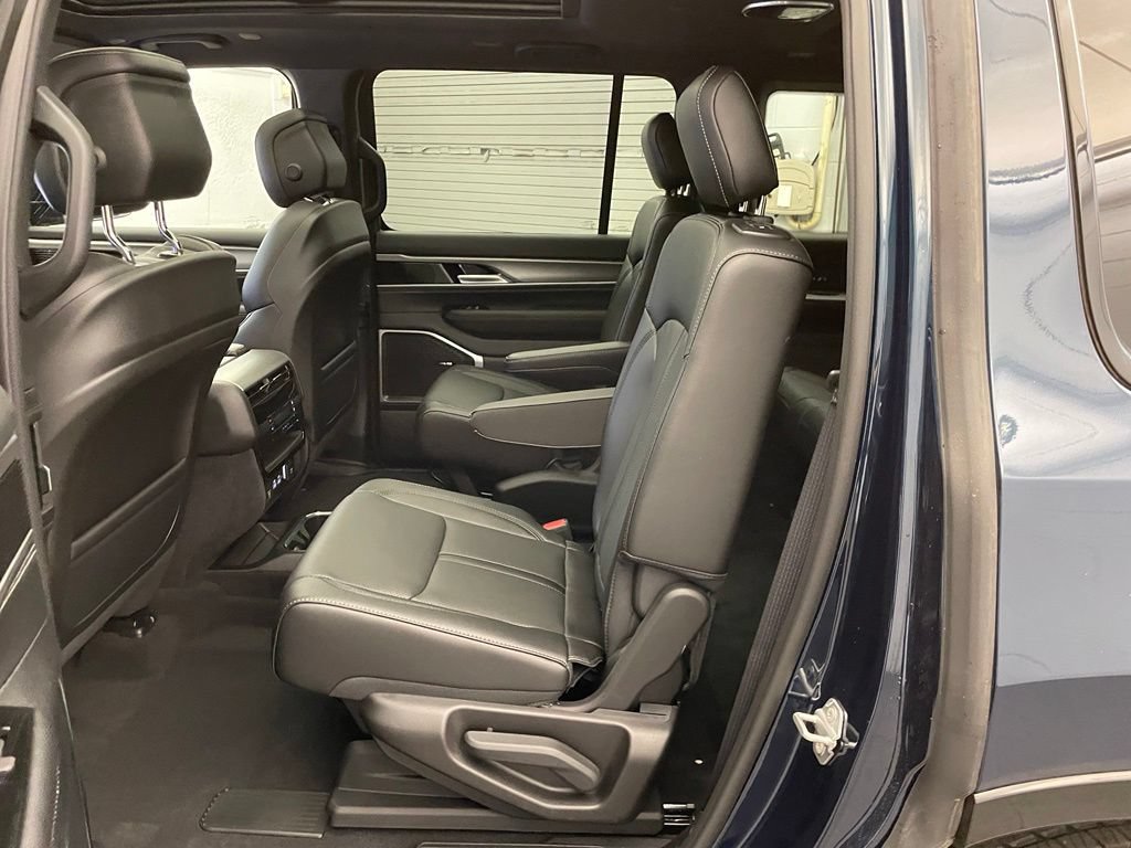 New 2026 Jeep Grand Wagoneer 2WD w/ Premium Group I image 19