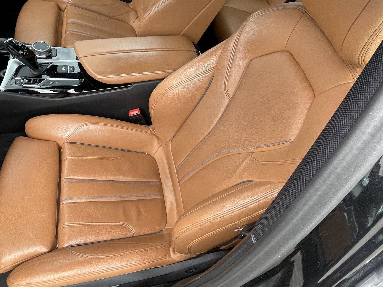 Used 2019 BMW 540i xDrive w/ Premium Package image 8