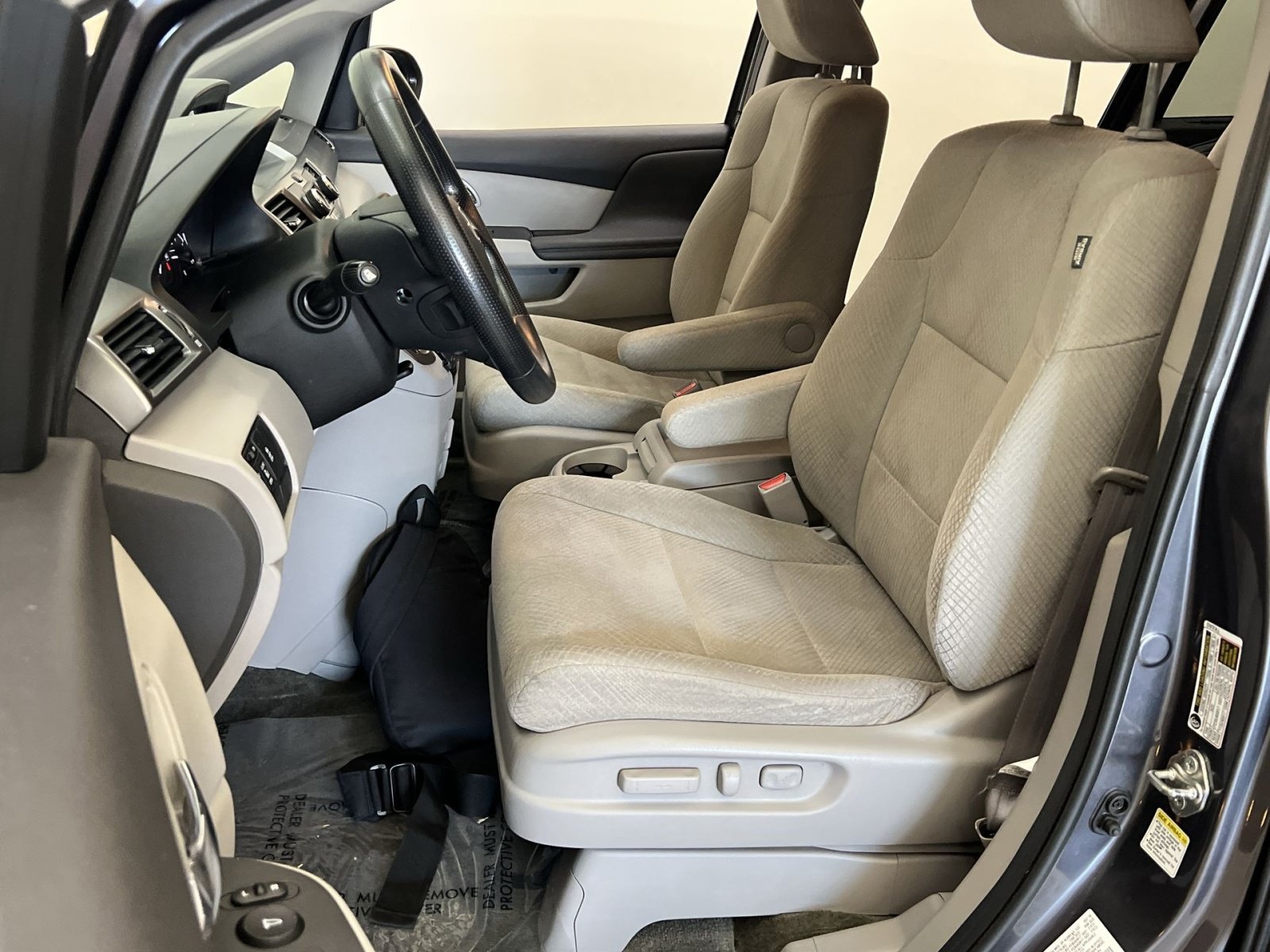 Used 2016 Honda Odyssey SE image 12