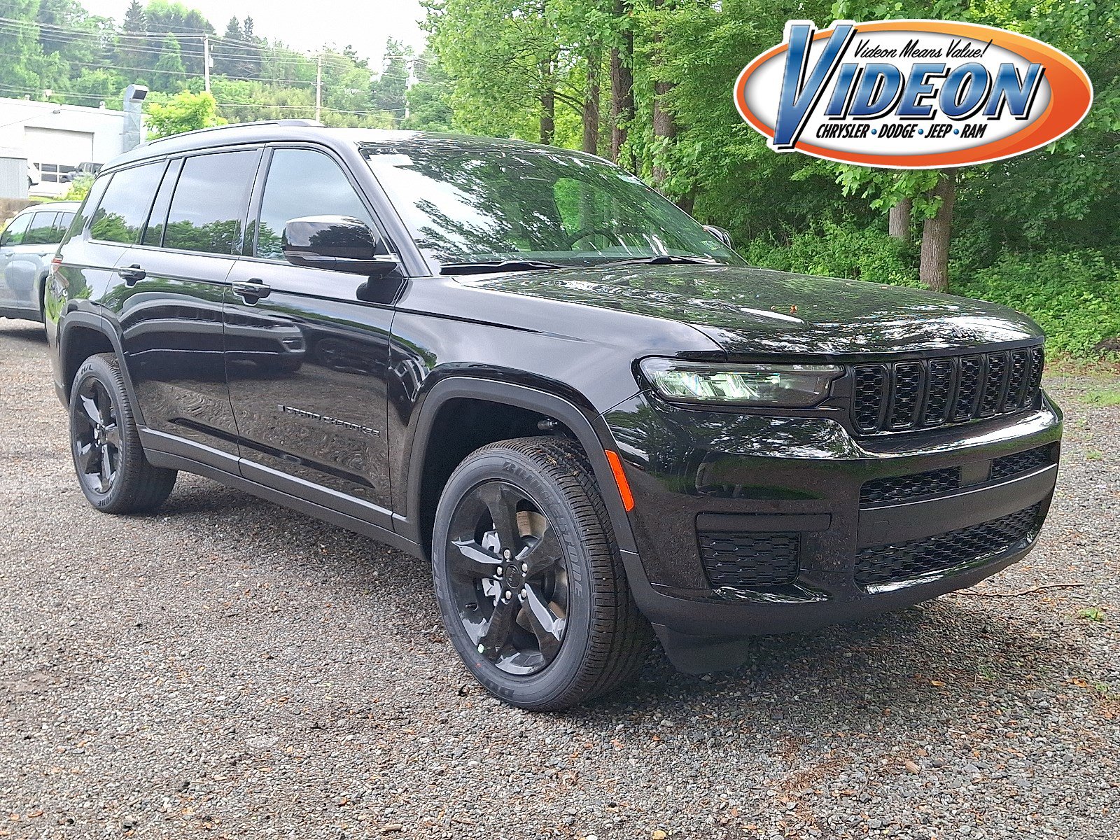 New 2025 Jeep Grand Cherokee L Altitude