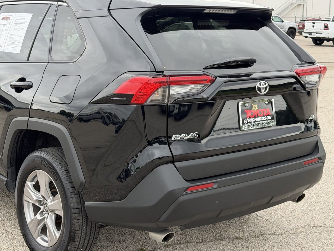 Used 2025 Toyota RAV4 XLE FWD image 7