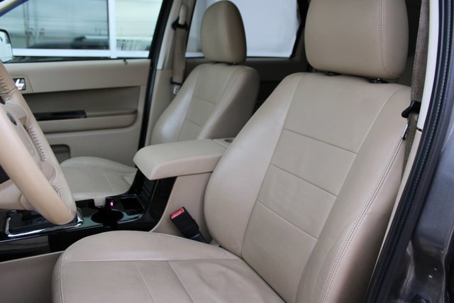 Used 2010 Ford Escape Limited image 26