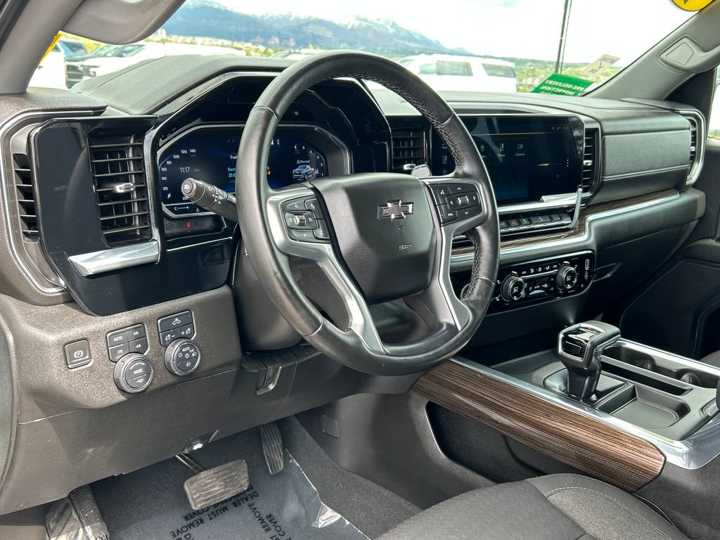 Used 2023 Chevrolet Silverado 1500 RST AWD/4WD image 7