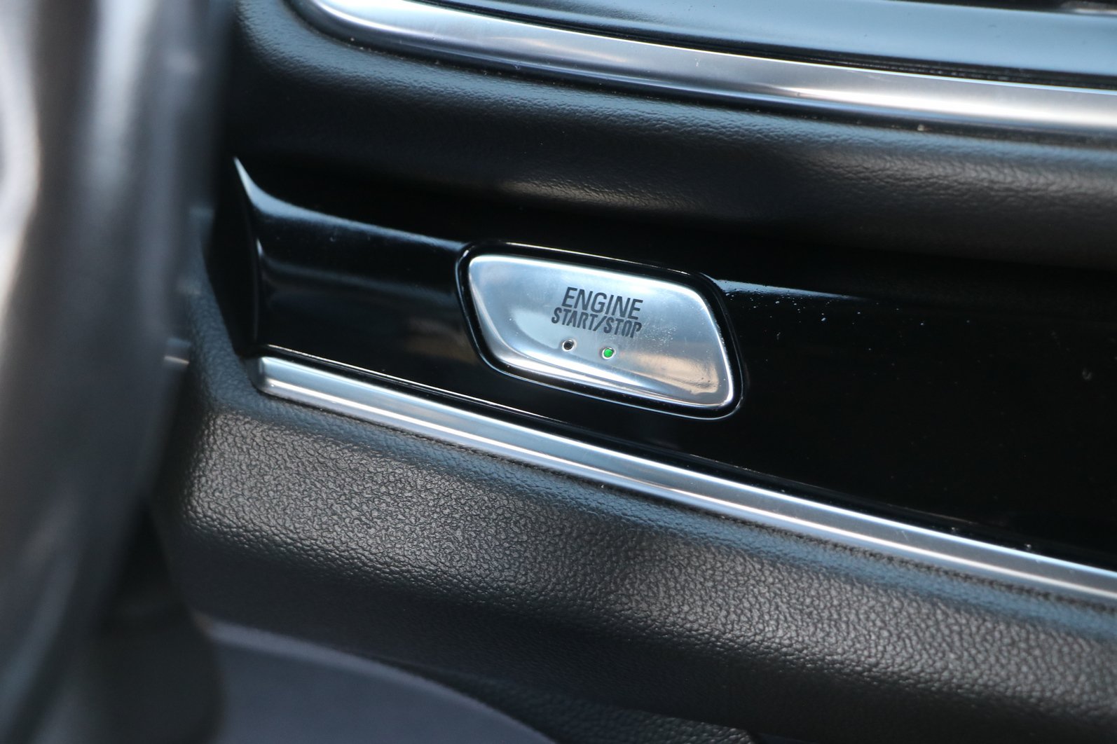 Used 2022 Buick Enclave Avenir w/ Avenir Technology Package AWD/4WD image 25