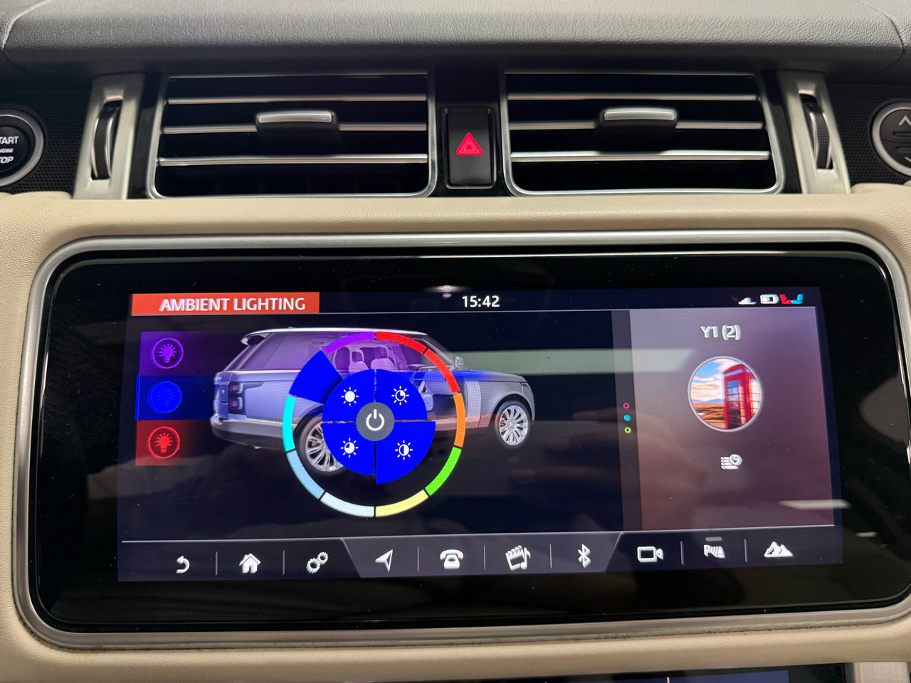 Used 2019 Land Rover Range Rover HSE image 19