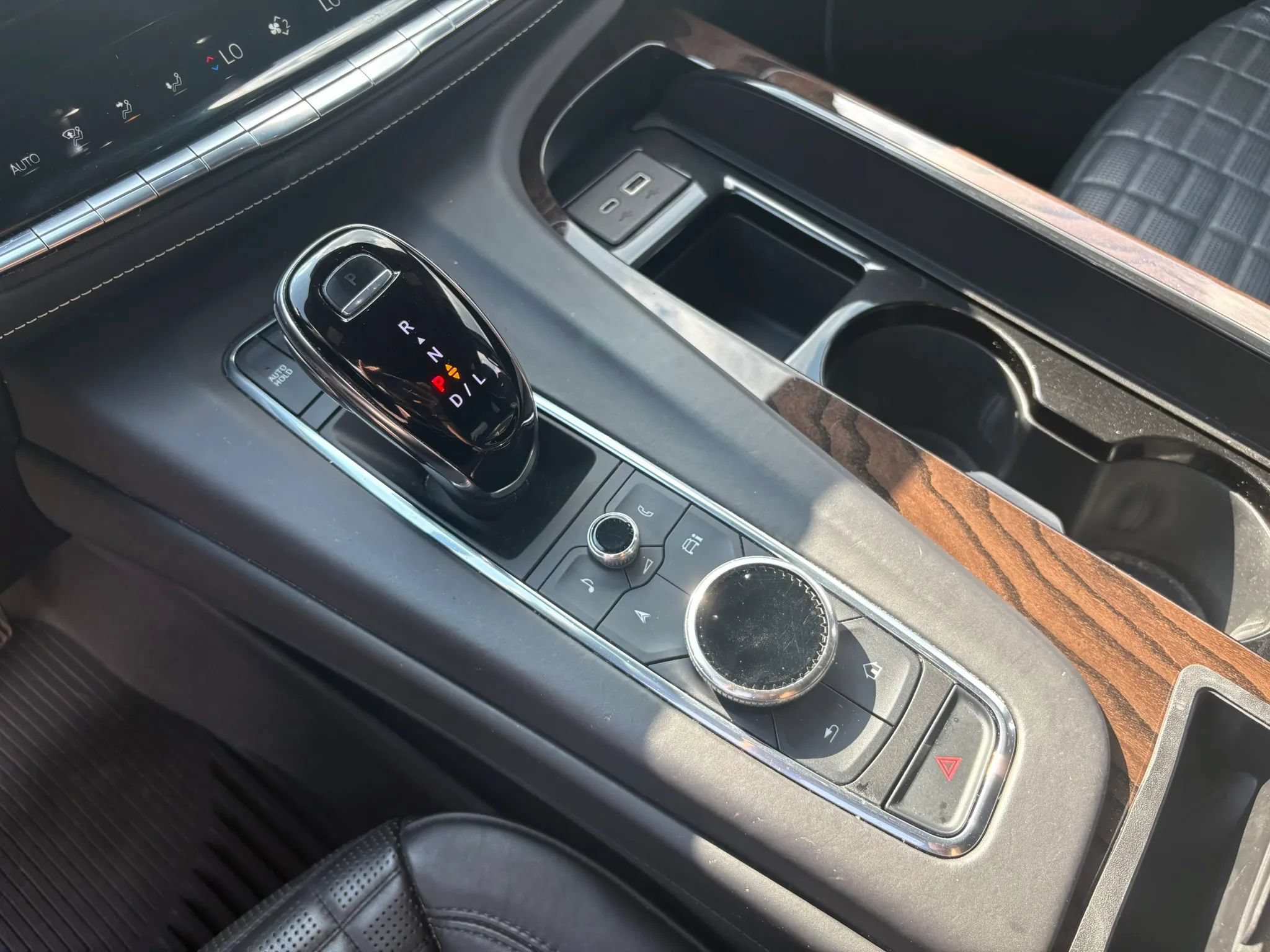 Used 2022 Cadillac Escalade Sport Platinum AWD/4WD image 25