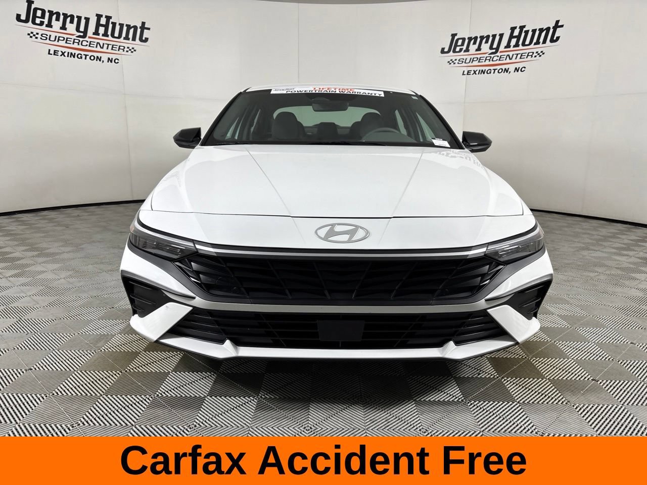 Used 2026 Hyundai Elantra Sport FWD image 3