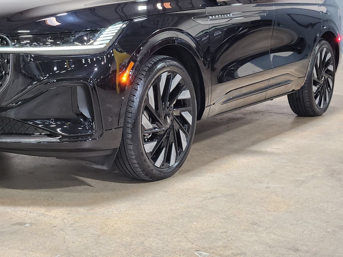 Used 2024 Lincoln Nautilus Black Label w/ Jet Appearance Package (87T) AWD/4WD image 17