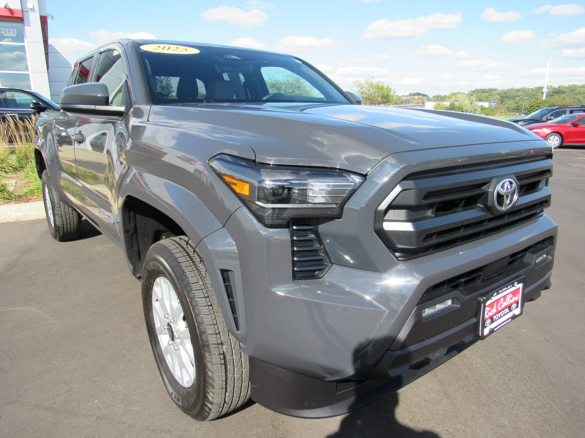 Used 2025 Toyota Tacoma SR5 image 4