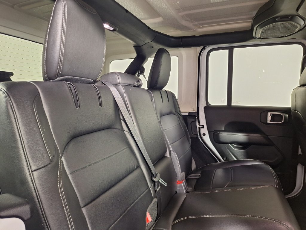 Used 2022 Jeep Wrangler Unlimited Sahara w/ Cold Weather Group AWD/4WD image 29