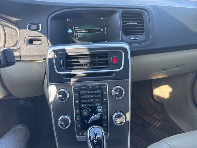 Used 2015 Volvo S60 T5 Premier image 13