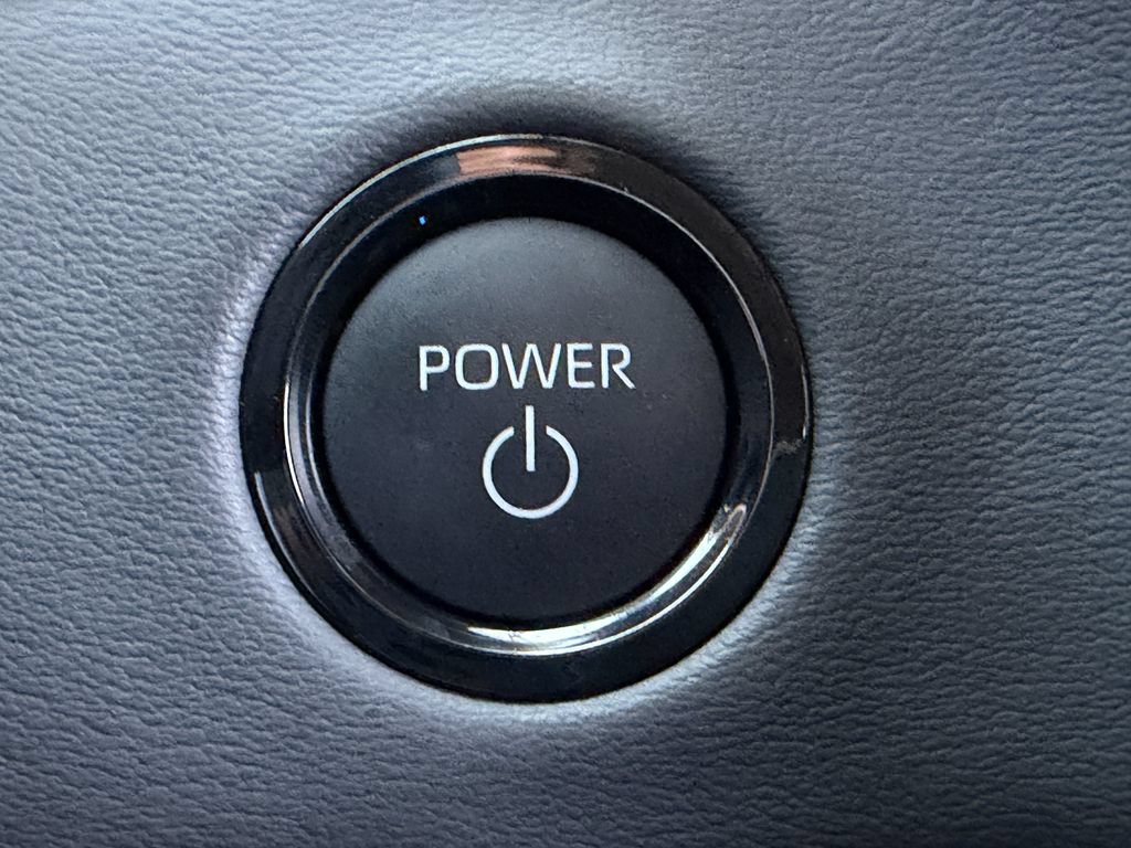Used 2025 Toyota Tundra Platinum AWD/4WD image 24