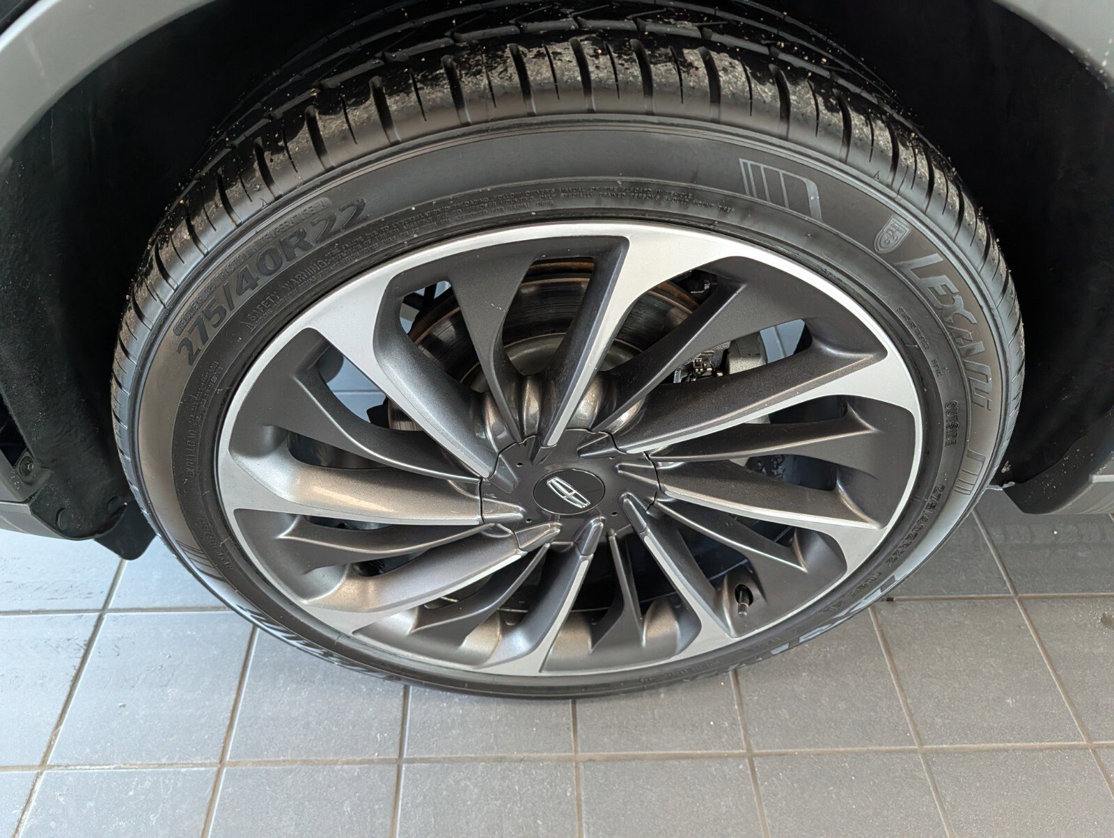 Used 2020 Lincoln Aviator Reserve w/ Equipment Group 202A image 7