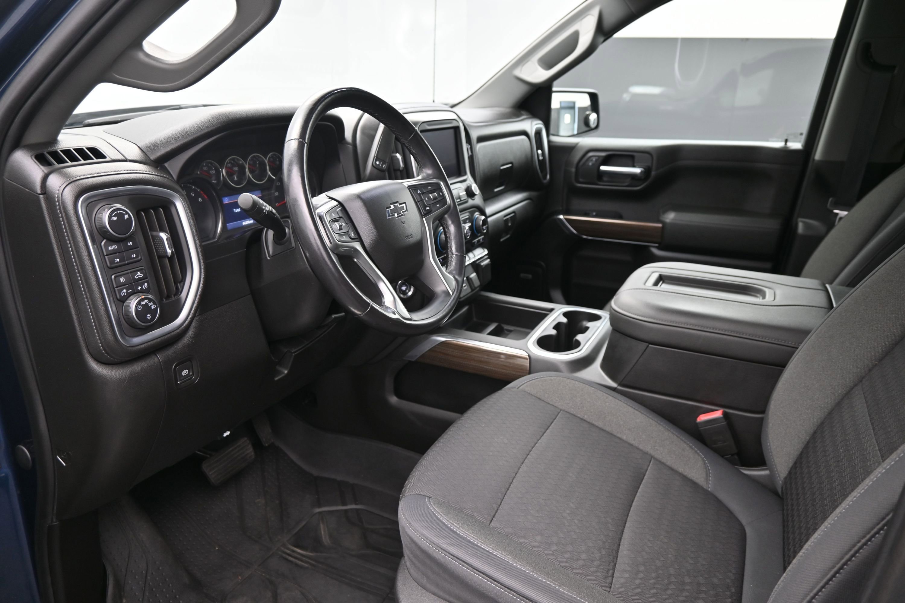 Used 2019 Chevrolet Silverado 1500 RST AWD/4WD image 10