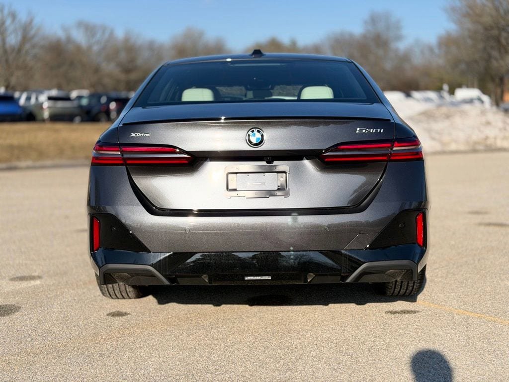 New 2026 BMW 530i xDrive w/ M Sport Package AWD/4WD image 5