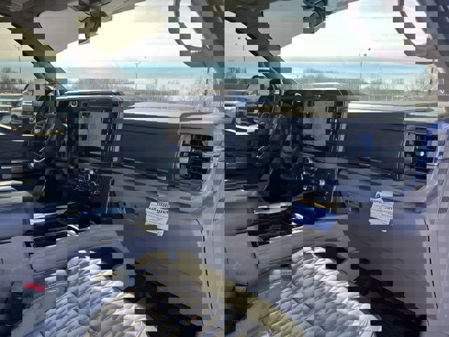 Used 2025 Ford F450 Platinum w/ Platinum Plus Package image 30