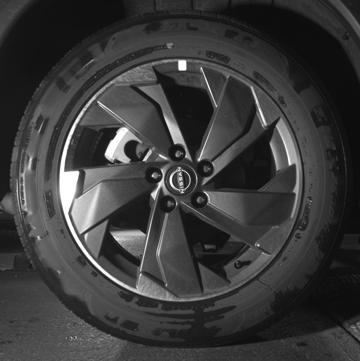 Used 2025 Nissan Rogue SV image 15