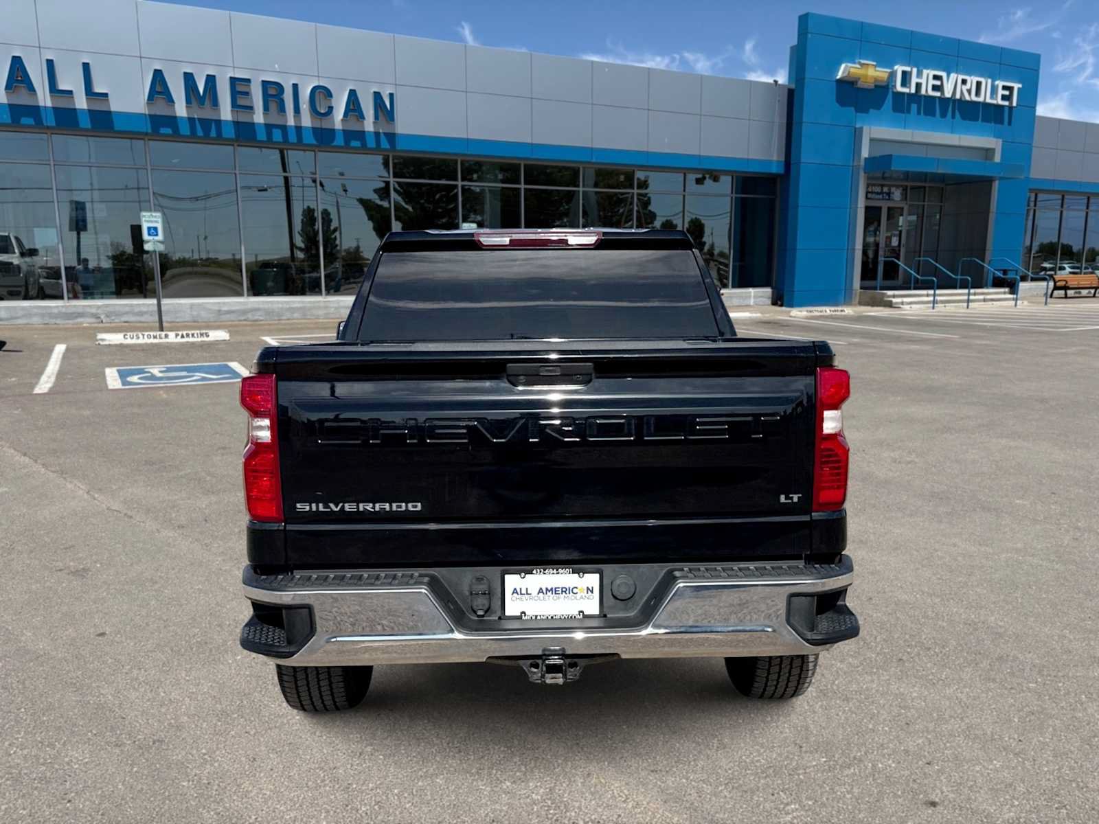 Used 2022 Chevrolet Silverado 1500 LT RWD image 7