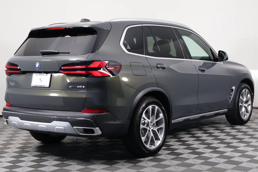 New 2026 BMW X5 xDrive50e w/ Executive Package AWD/4WD image 2