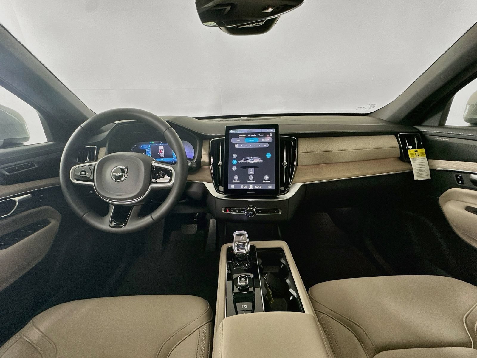 New 2026 Volvo XC90 T8 Plus w/ Protection Package Premier AWD/4WD image 14