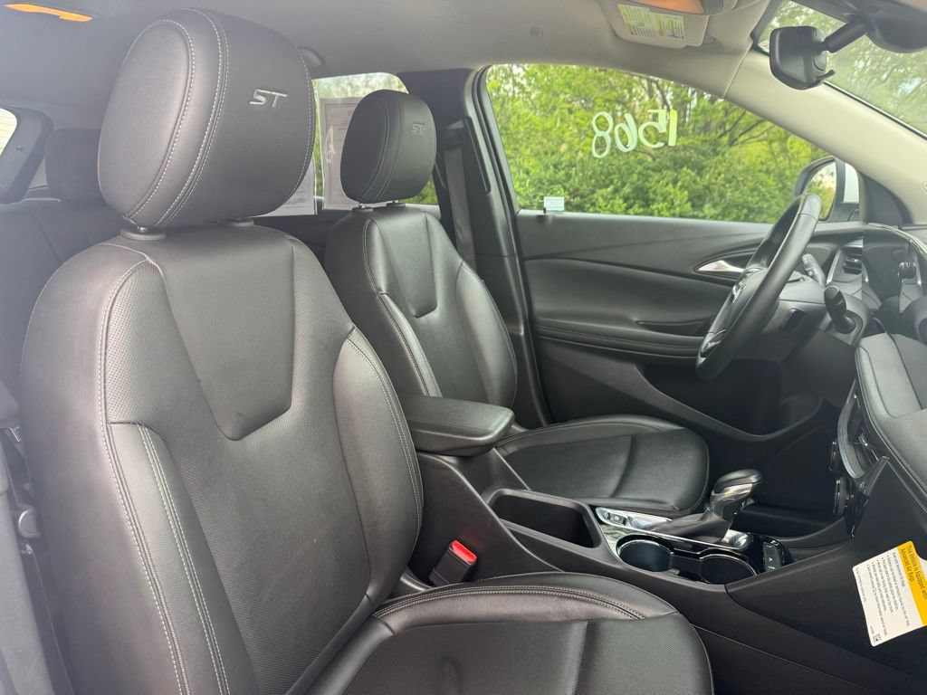 Used 2024 Buick Encore GX Sport Touring FWD image 20