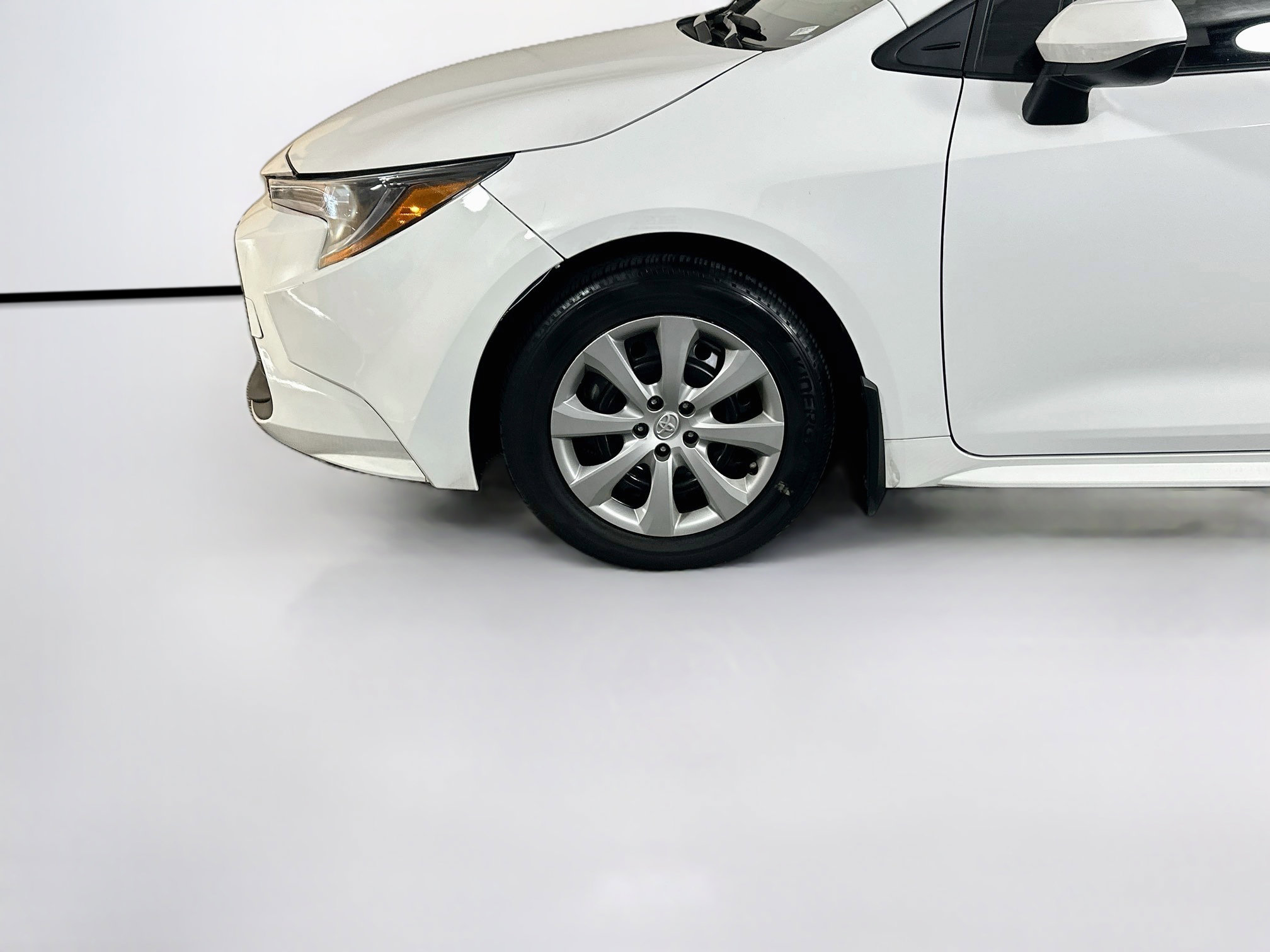 Certified 2025 Toyota Corolla LE FWD image 11
