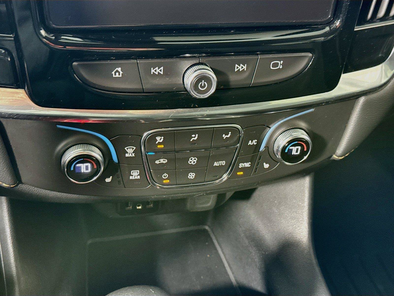 Used 2021 Chevrolet Traverse LT AWD/4WD image 9