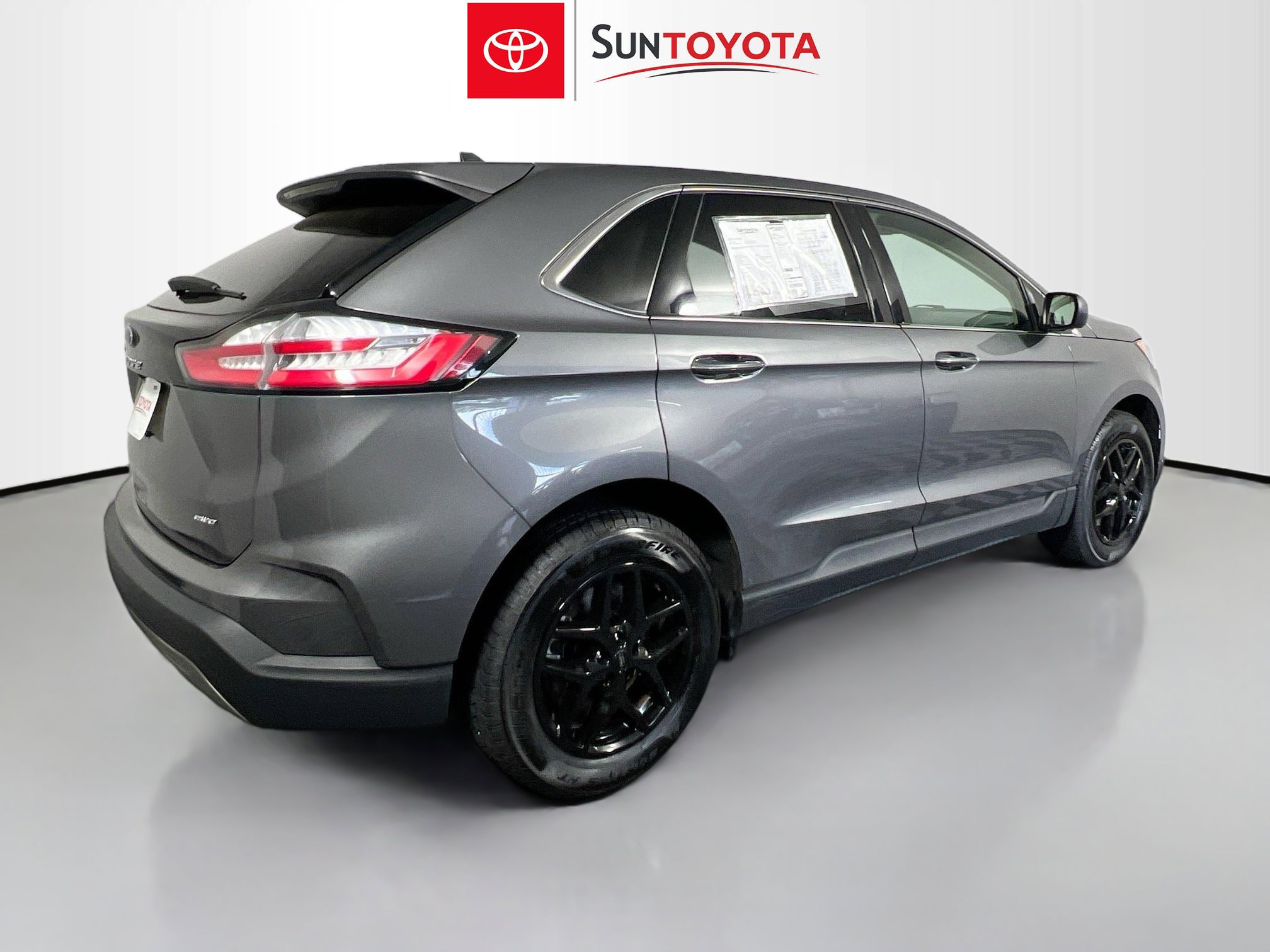 Used 2024 Ford Edge SEL image 4