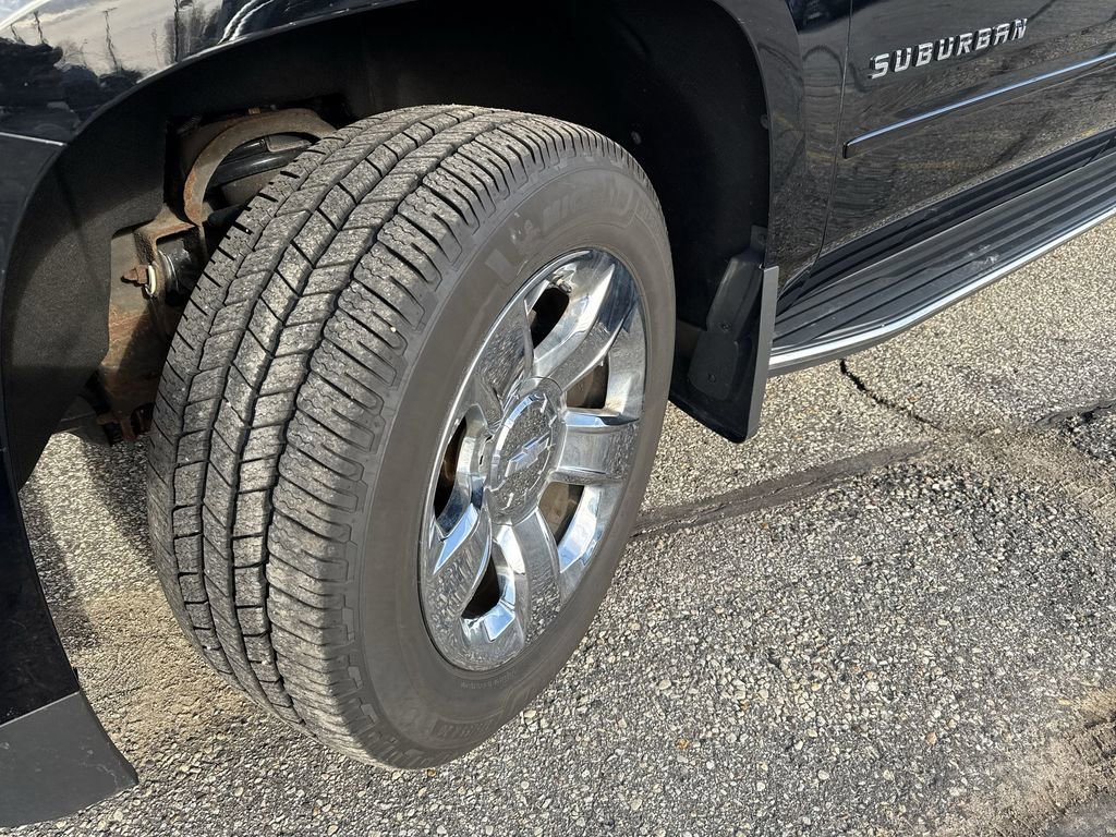 Certified 2017 Chevrolet Suburban Premier AWD/4WD image 3