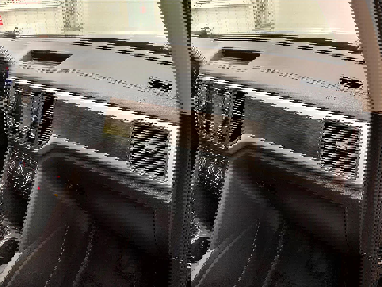 Used 2023 Volkswagen Atlas SE image 19