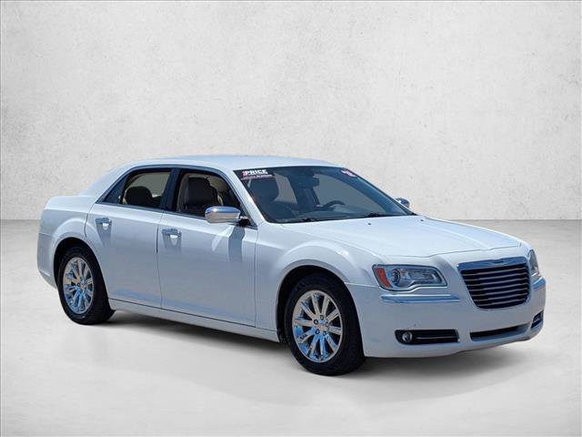 Used 2012 Chrysler 300 Limited RWD image 3