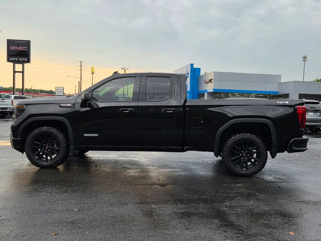 Used 2025 GMC Sierra 1500 Elevation AWD/4WD image 2