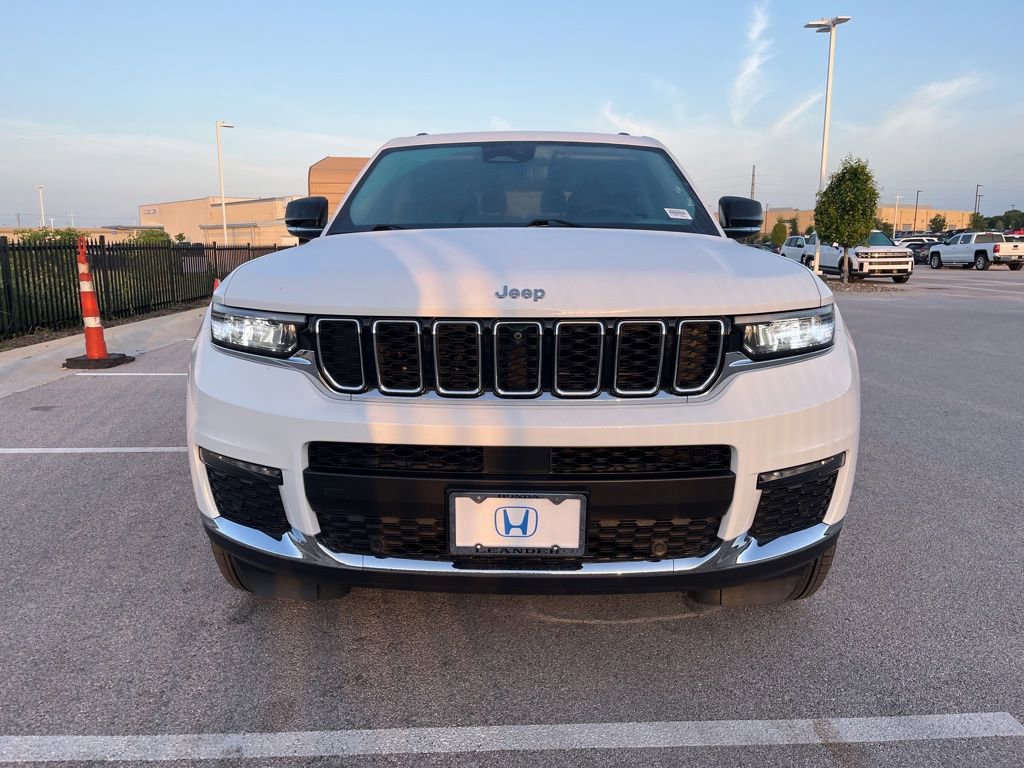 Used 2023 Jeep Grand Cherokee L Limited w/ Luxury Tech Group II RWD image 2