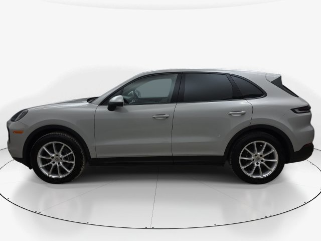Used 2024 Porsche Cayenne AWD/4WD image 9