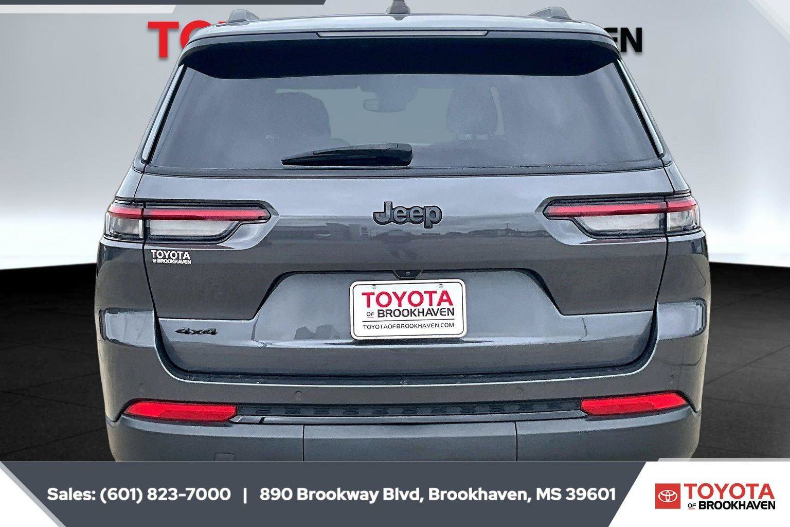 Used 2023 Jeep Grand Cherokee L Laredo AWD/4WD image 4