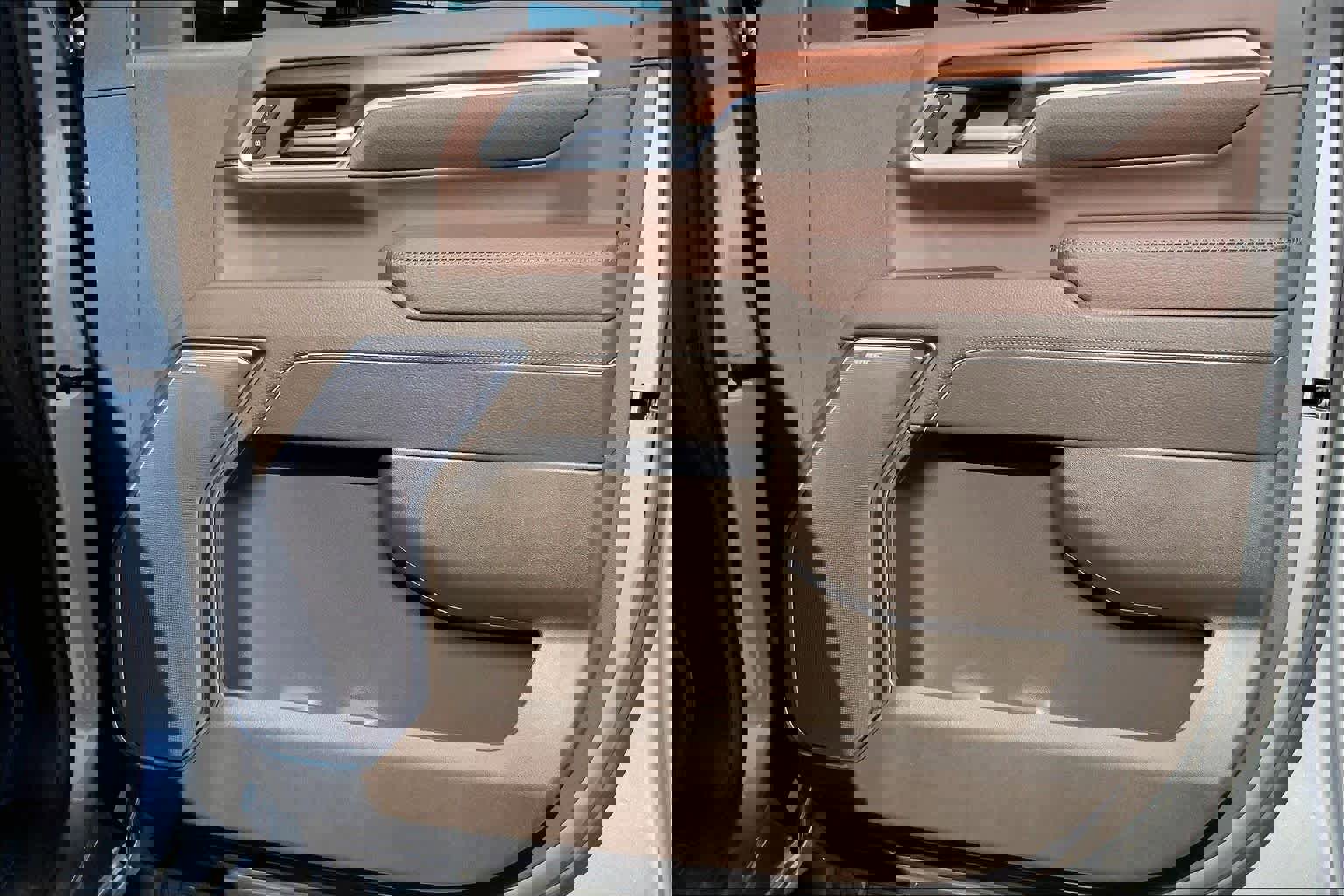 Used 2025 GMC Sierra 3500 Denali w/ Denali Reserve Package image 22