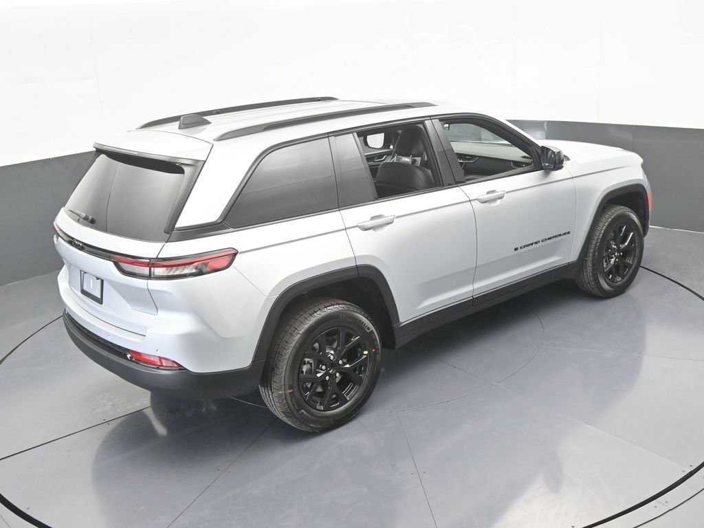 New 2025 Jeep Grand Cherokee Altitude image 45